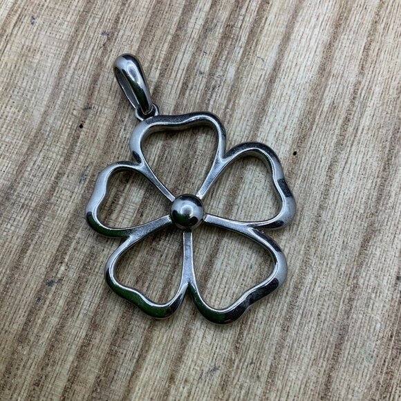 Lia Sophia "DAISY" 2007 Open Work Flower Silver Pendent - Picture 1 of 4